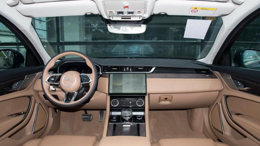 两个版本差五万，2025款捷豹XFL怎么选合适？关于这些方面要清楚