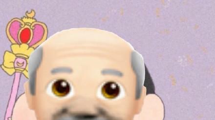 父亲节这天，70岁爷爷网吧开卷，孙子喊饭也不回头