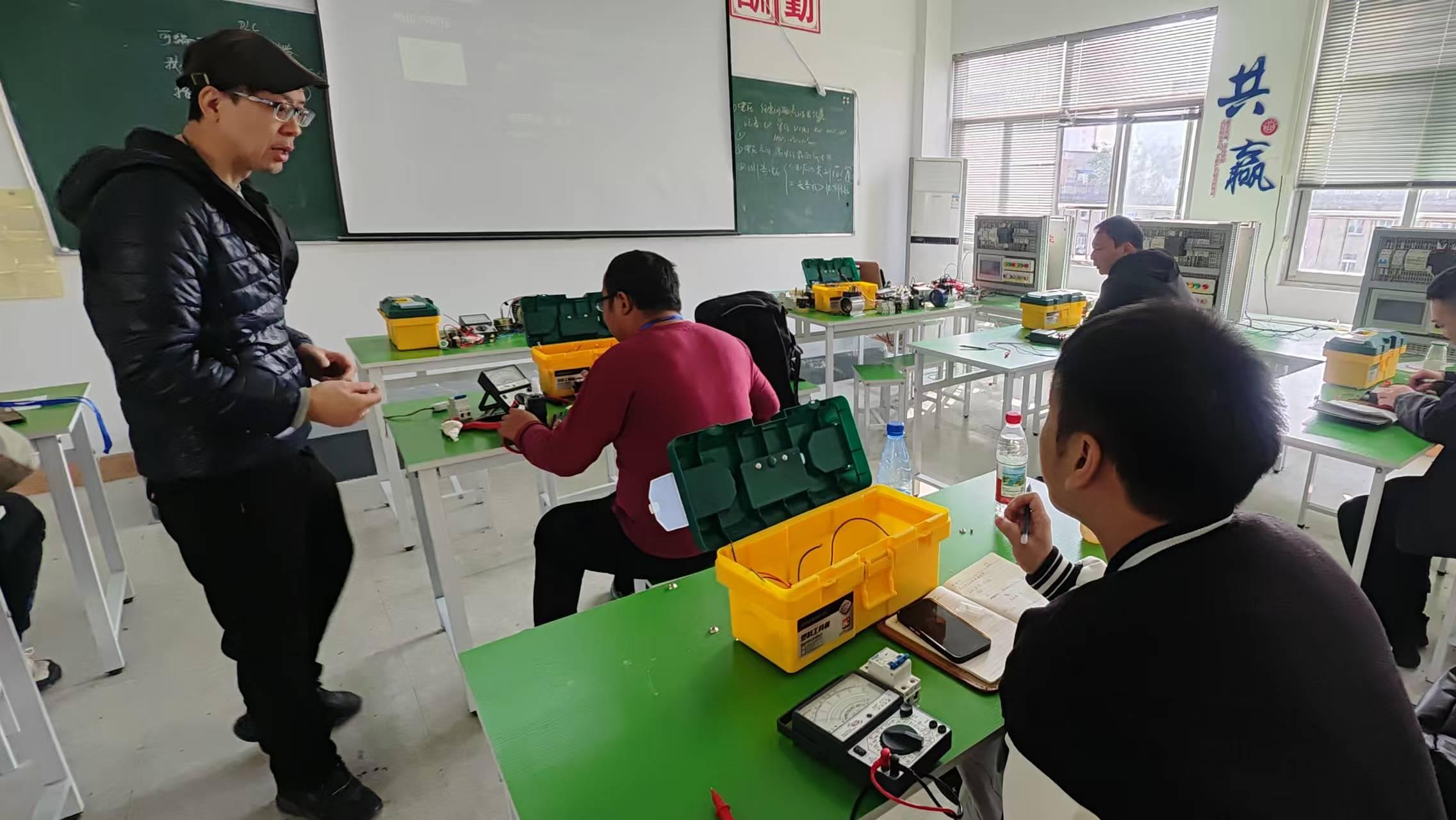 武汉电气自动化PLC实训设备榜，千万投入保障实操