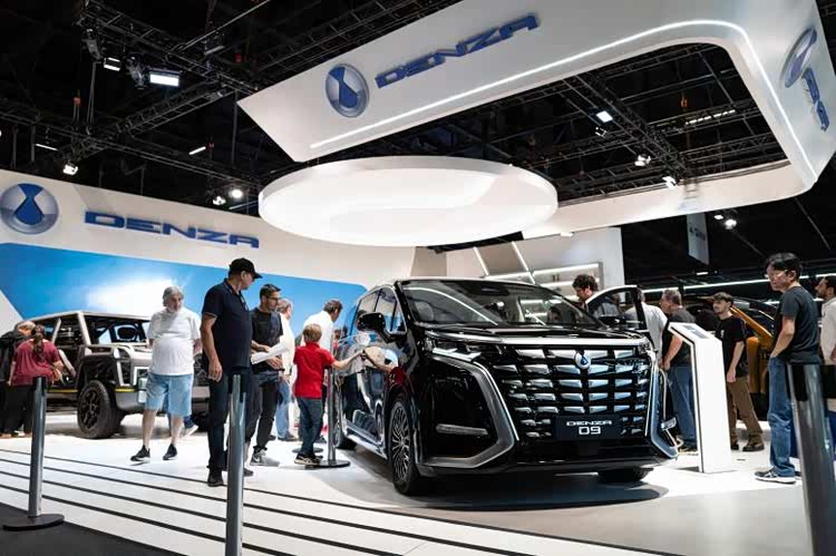 三十万精英车主的选择：腾势D9，重新定义中国豪华MPV新标杆