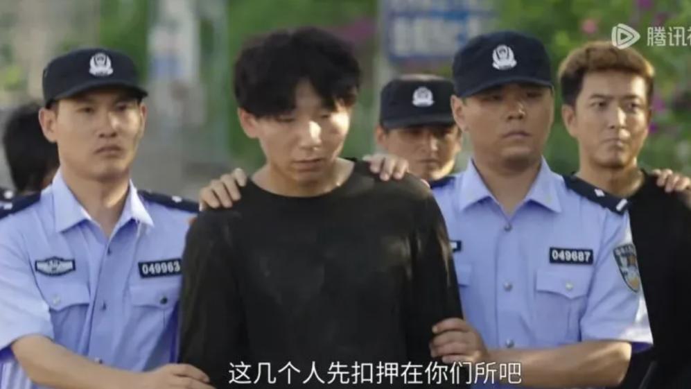 张莱西六千元甜头陷郑义成货盗替罪羊，背后原因移民才知晓