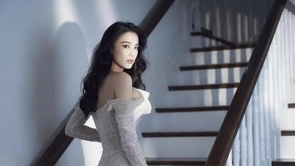 戴上亿天珠炒菜，一年2个亿零花钱，她还想离婚？