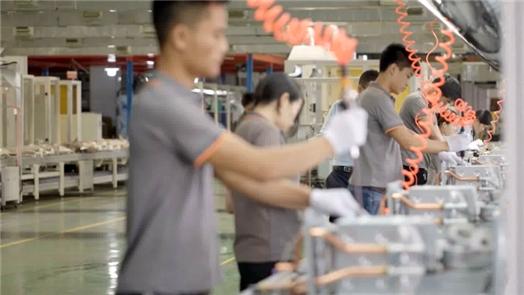 气温骤降不用慌，阿诗丹顿壁挂炉“三重防冻”护周全