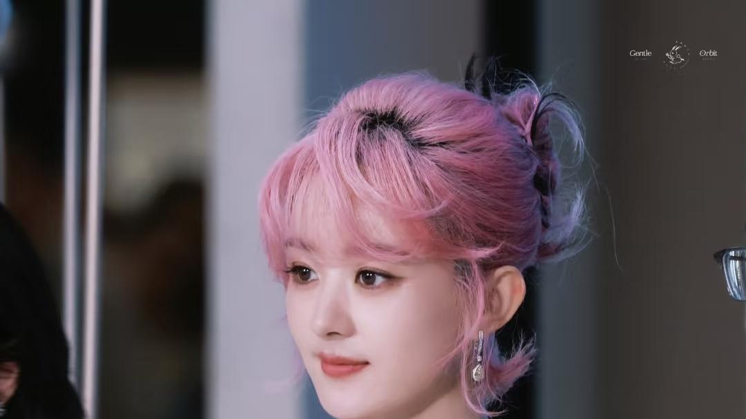 赵丽颖怒怼“渣浪” 默认恋情还是反击炒作