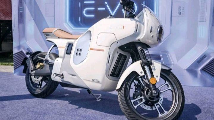 电摩不再限于国产！五羊本田跨骑EVO电摩来了，支持汽车充电桩