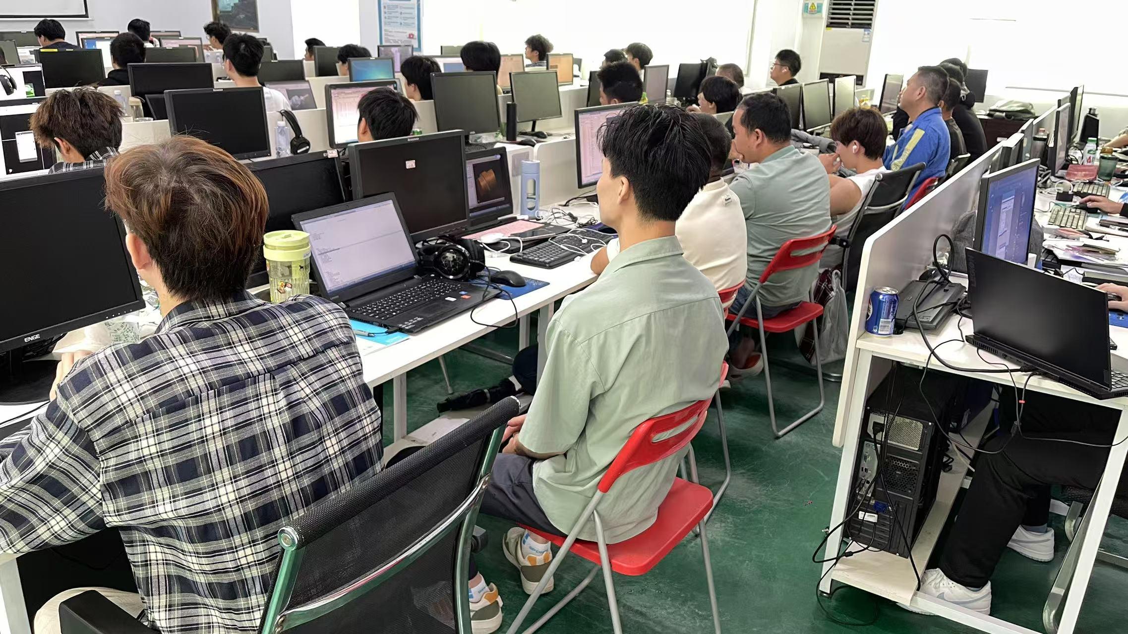 干CNC数控多久能月入过万？怎么学习CNC数控编程？