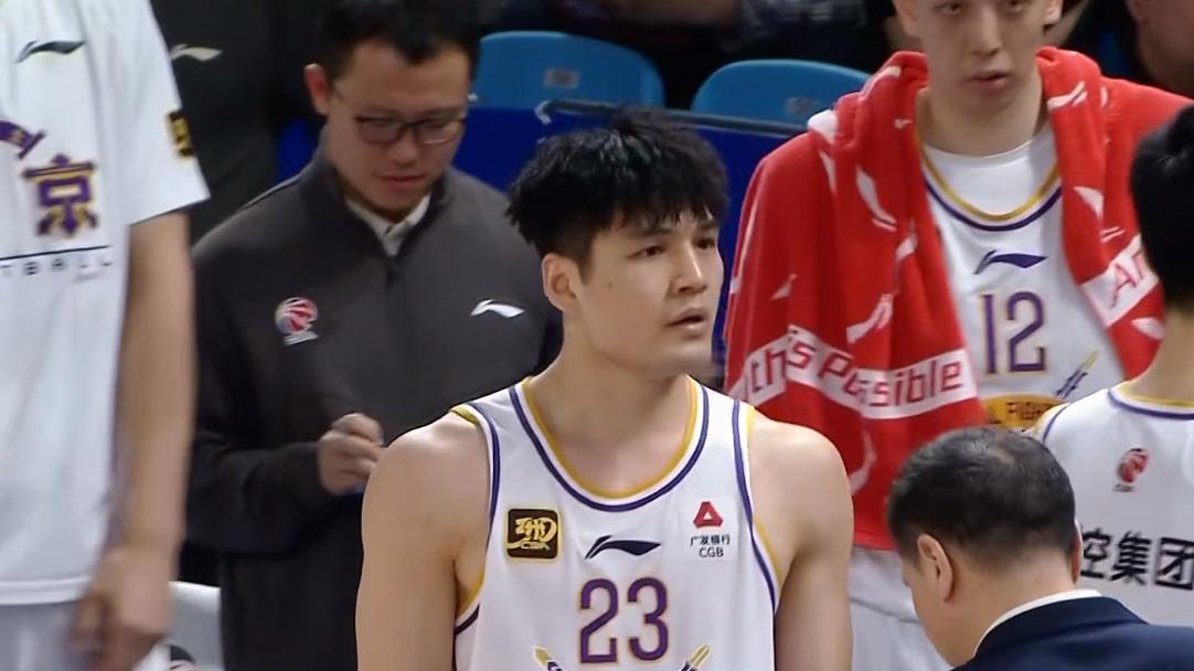 CBA名记：广东队350 万年薪签约陈国豪+送王少杰+高额转会费