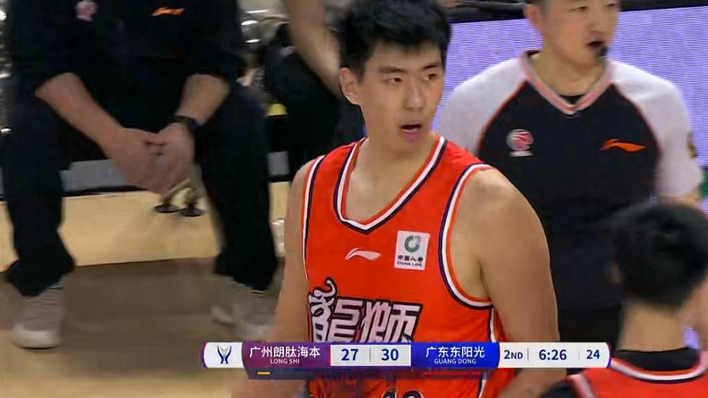 为何徐昕一夜成为首发中锋和本土得分王？