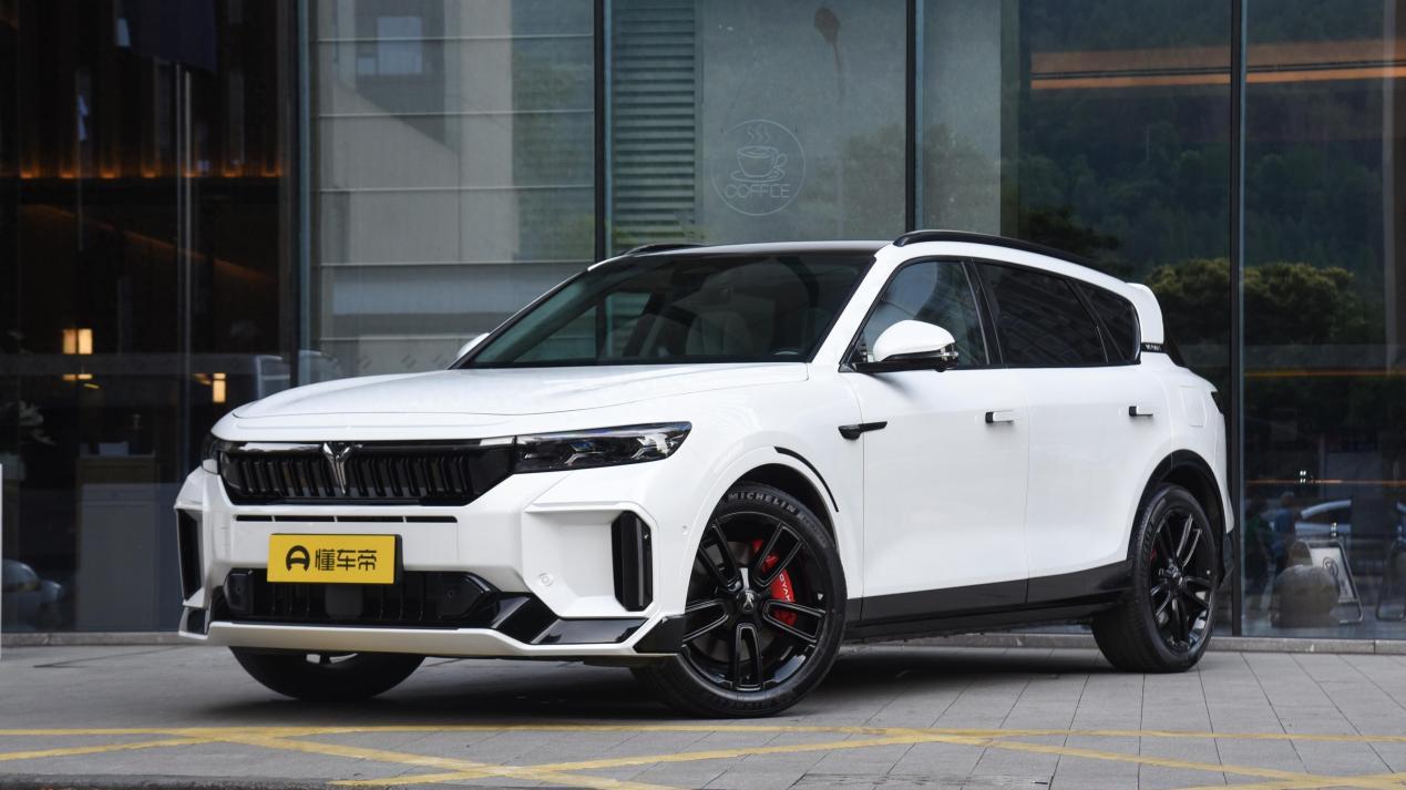 318公里纯电续航+1458公里综合续航，2025款岚图FREE 318