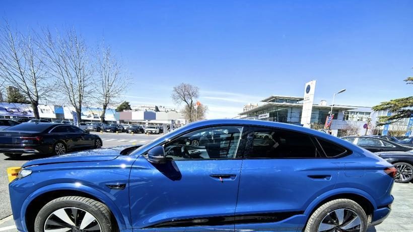 奥迪Q6L Sportback e-tron到店，近3米轴距 华为智驾，续航725km