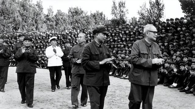 叶剑英登门拜访朱德，因一件事严肃批评说：老总，你这样不行啊