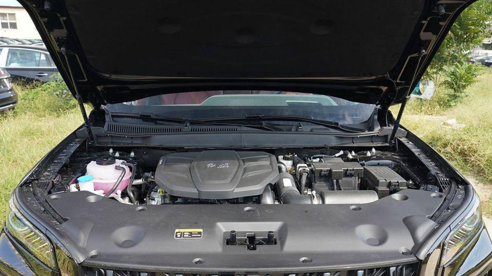 15万入手红旗HS5，2.0T爆252马力，玄影黑太帅了