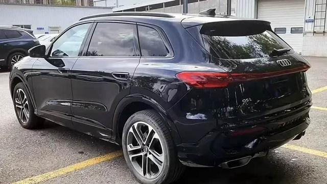 国产Q5L工厂实车图首次曝光！轴距加长，搭载第五代EA888发动机