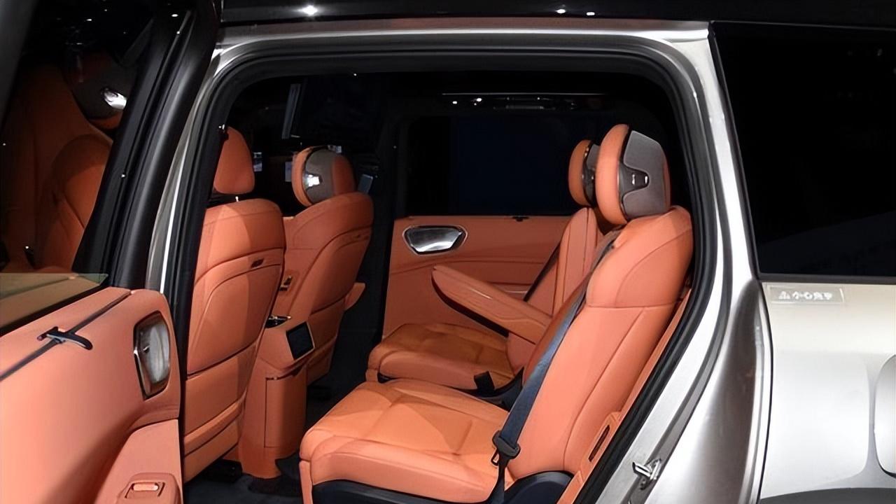 吉利打造一款“揽胜”！隔音采用多层结构，车长超5.2米+六座布局，加速仅4.3秒