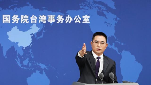 夺冠后高举五星红旗的运动员，被台湾开除，台湾为何害怕他讲真话