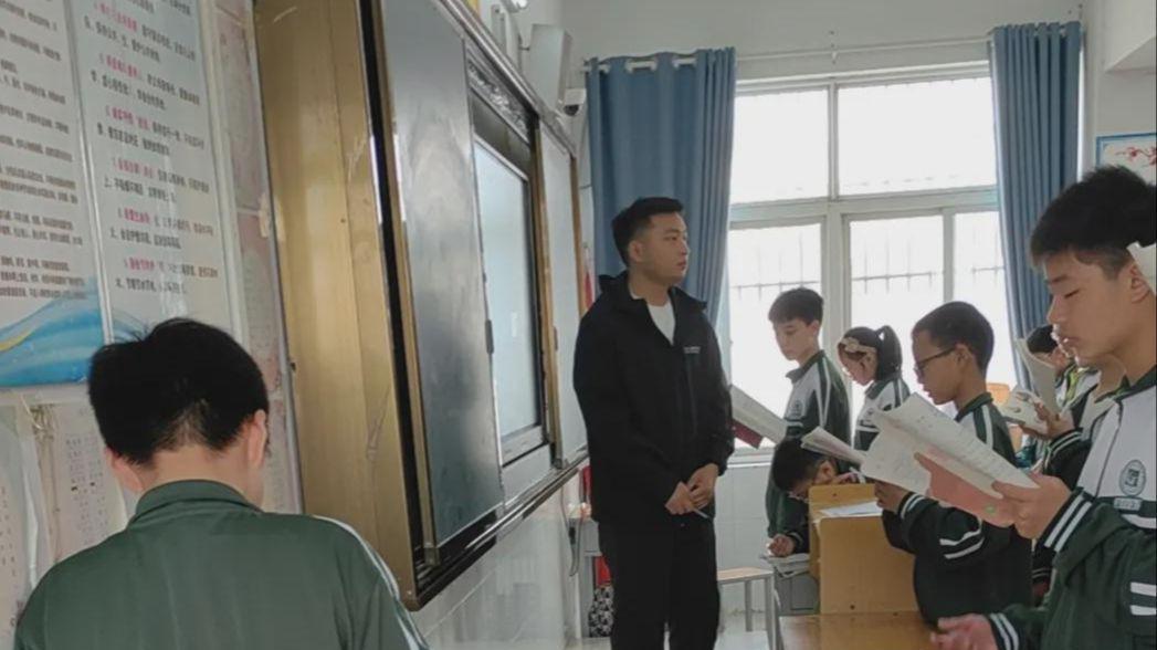 信阳市第一初级中学教师蔡加龙：以体育人，用爱筑班