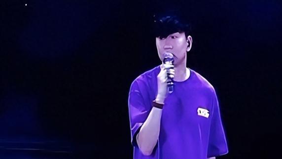 林俊杰演唱会自曝心脏问题，靠药物维持，承诺不轻易倒下