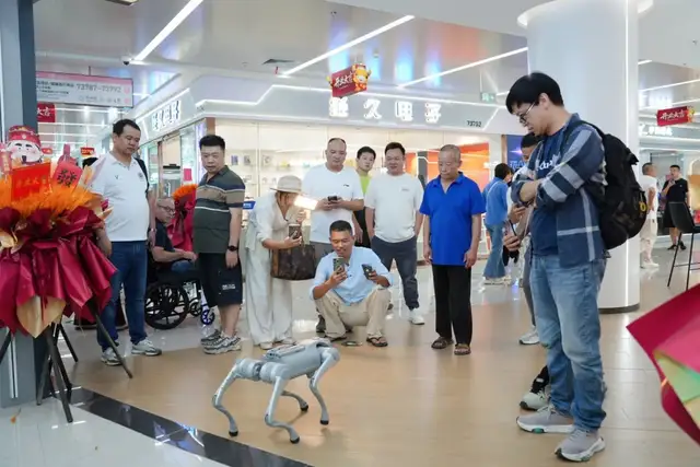 来义乌市场6.0：不在AI中奔跑，就在守旧中哭泣