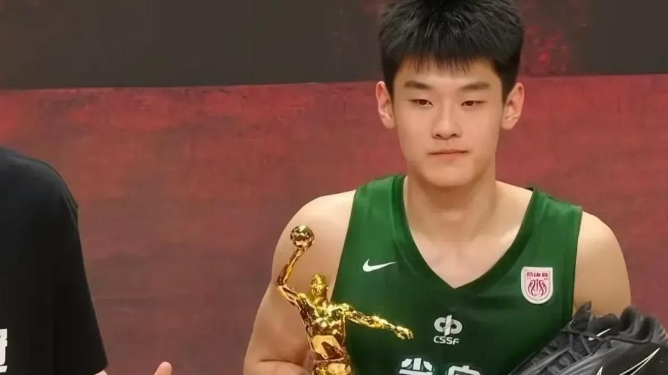 任骏飞接班人！广东男篮18岁小将王洪泽高效砍下15分8板3助攻