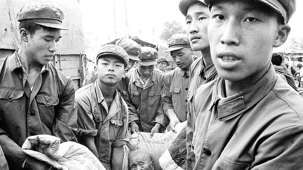 唐山地震那夜，毛主席病榻上的眼泪