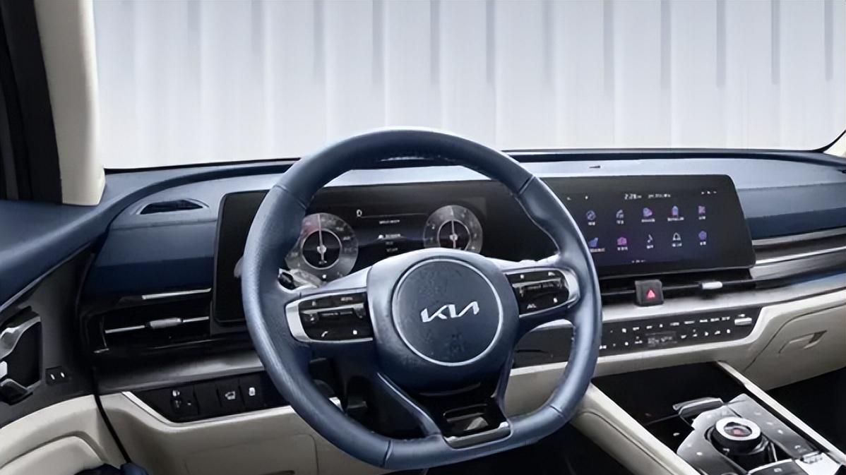 新款狮铂拓界换脸增配，轴距2755mm，2.0T升至180kW，空间是亮点