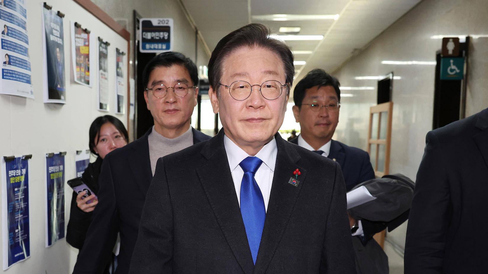 韩国司法焦点双线并进 总统拘留令命运与在野党首审判同步推进