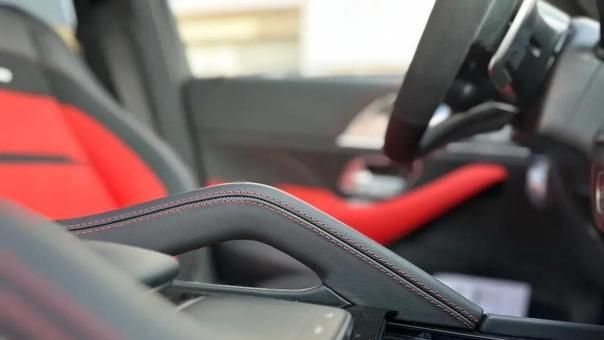 奔驰GLE 53 AMG：性能与豪华的完美融合