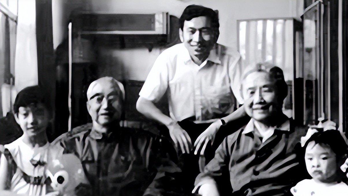 徐向前儿媳初尝婆家饭，回家向母亲吐露：徐家餐食清淡如野