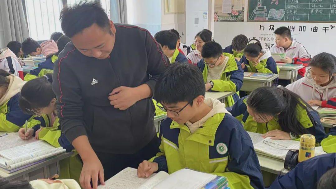 息县第一初级中学教师纪永：慧心巧解青春惑 大爱铺成成长阶
