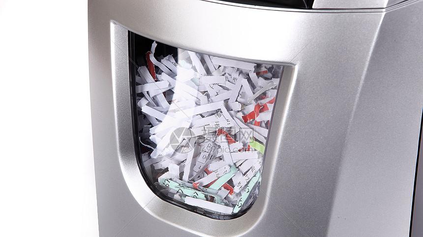 碎纸机未必真安全：国安机关揭示办公设备泄密风险