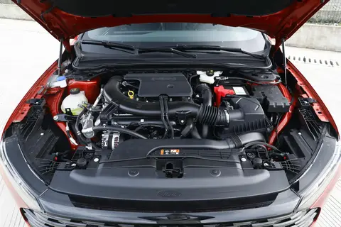 福特蒙迪欧至尊型深度体验，27英寸大屏与B&O音响的豪华配置解析