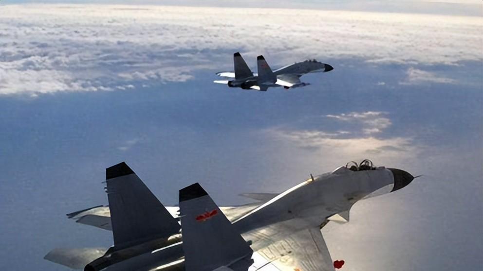 中国军舰穿行争议海域，雷达照射争议升温，背后暗流涌动又真相难寻