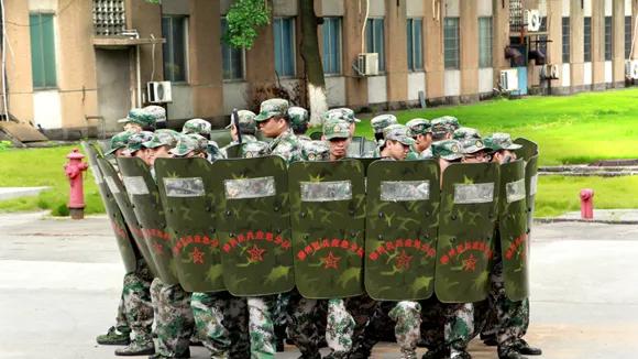 班长是官吗？很多人一听到班长俩字，就冒出疑问：是不是大官？