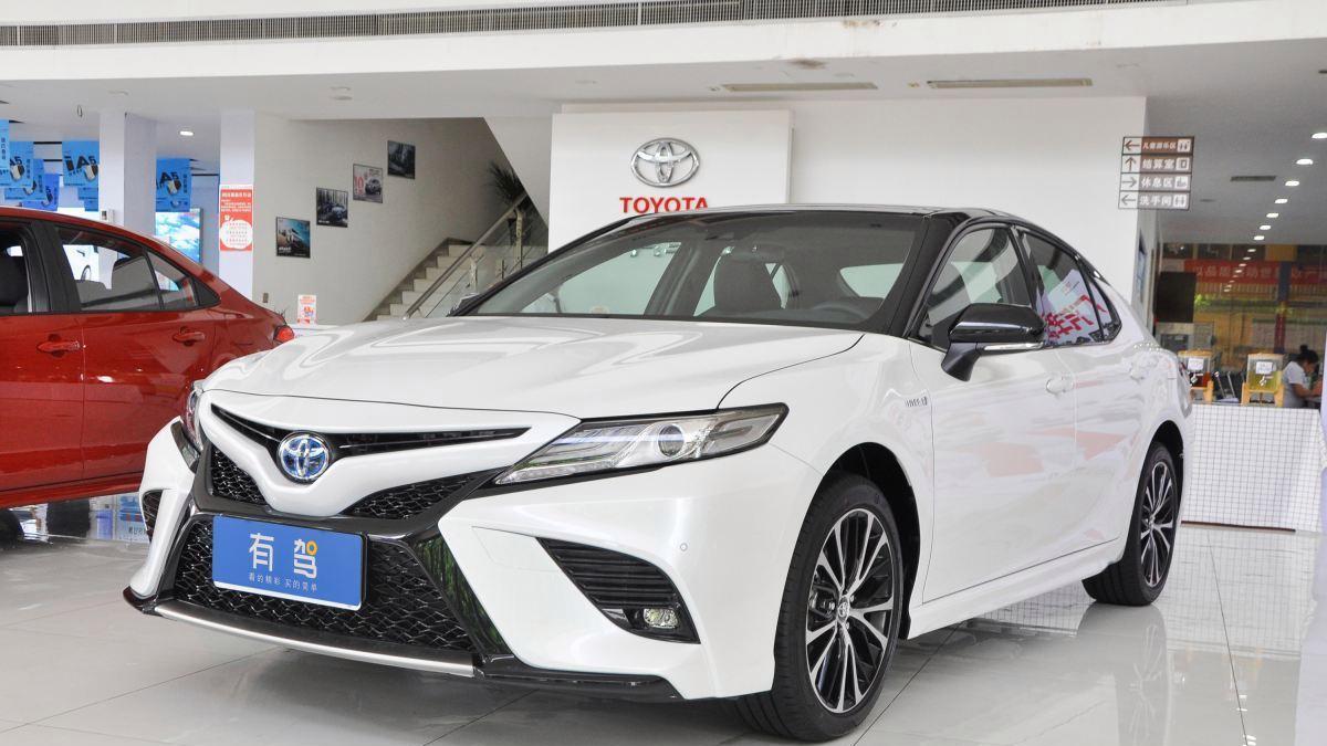 天籁VS凯美瑞终极对决：日系双雄谁才是20万级家轿之王？