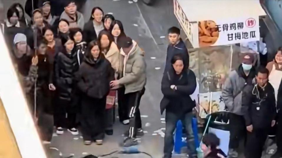 肖战吵架被“打”到抱头鼠窜？网友：刘铮亮，你支棱起来啊！