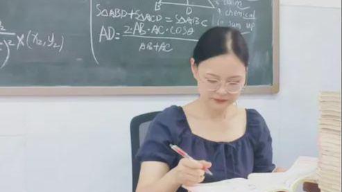 淮滨高中教师王贺岑：以爱为舟 渡梦远航