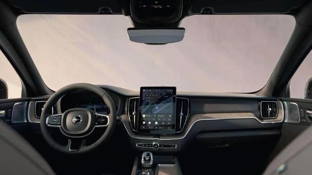 沃尔沃打响“第一枪”！一口气降14万，四驱+三代City Safety系统