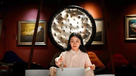 温暖治愈都市心灵：武汉本土IP《躺平疗吧》艺术疗愈分享会启幕