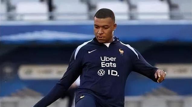 3-0创历史！皇马又夺冠了：3大巨星首次联手破门，喜提500万奖金