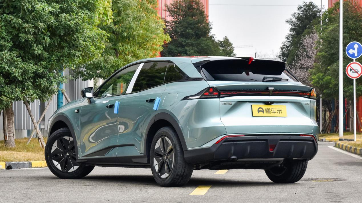 15万级新能源SUV横评：深蓝S07与零跑C11谁更胜一筹？