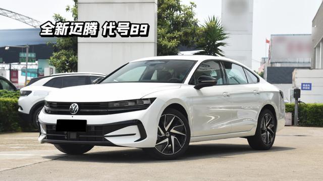 青春版迈腾？新一代速腾实车曝光，贯穿灯+隐藏式门把手+怀挡