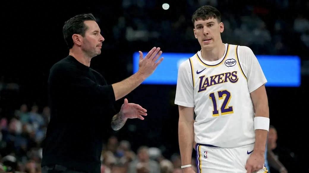 詹姆斯爆发！湖人88-103不敌快船，拉拉维亚12+11+6，东契奇12+5