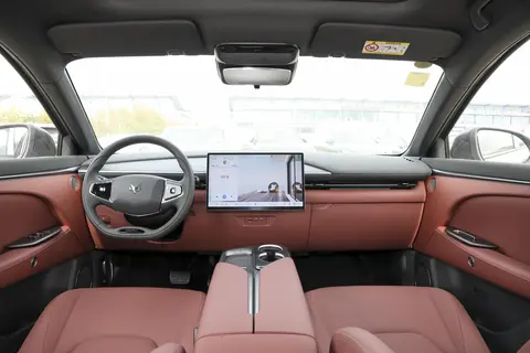 增程/纯电中型SUV，新款极狐 阿尔法T5上市