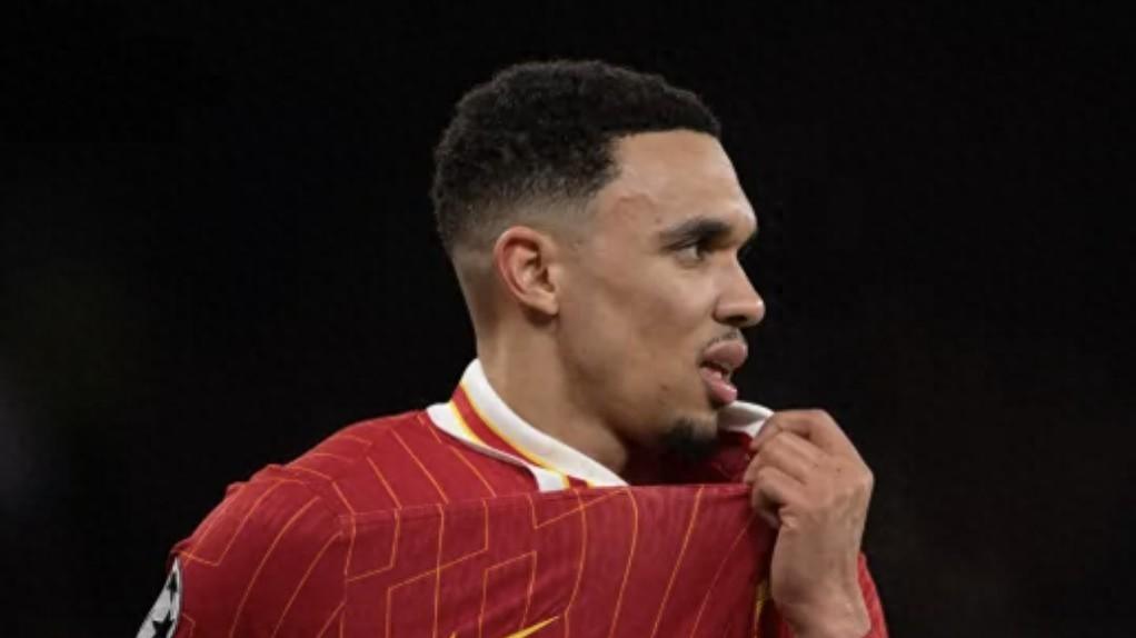 内维尔：阿诺德需更认真地对待防守，在皇马他将面临激烈竞争