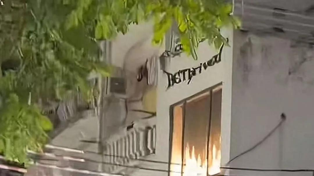 广州一商户悬挂动态火焰LED屏，致5辆消防车现场“救援”，街道办已要求商户整改