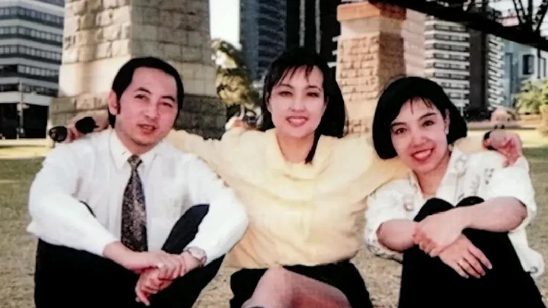 观察李小冉的体态，瘦得几乎前胸紧贴后背，这才明白她为何会批评刘晓庆。