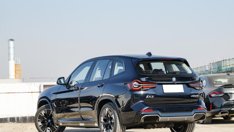 出厂价40.5万，实际28万能落地，宝马ix3值得吗？