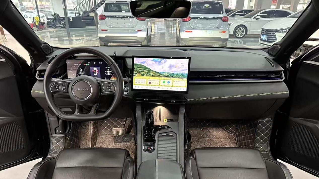 十万出头拿下运动家轿，一手领克03，2.6万公里准新车况