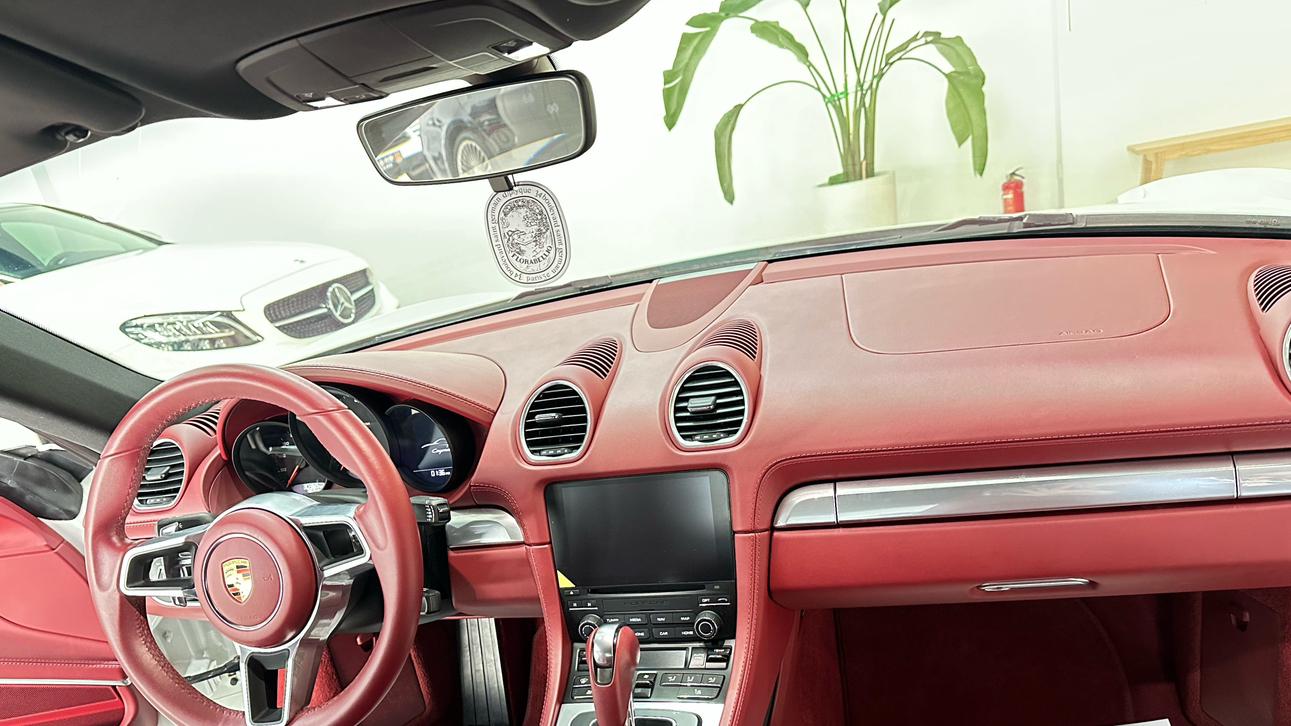 2020款保时捷718Cayman，3万公里一手准新车，圆你跑车梦？