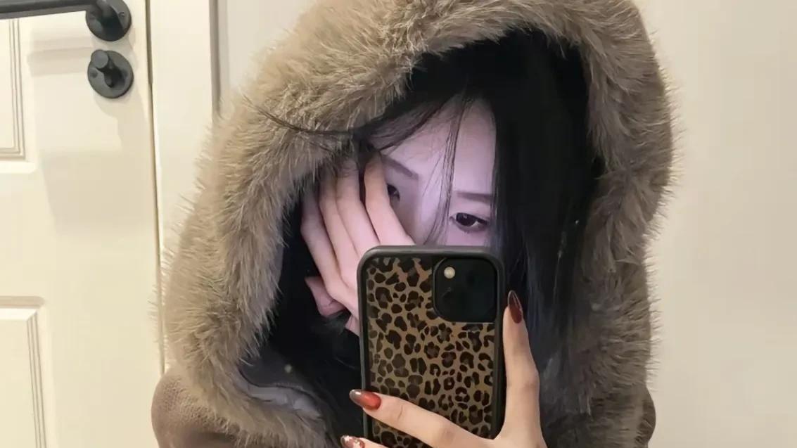 豪车、美貌、抑郁症，20岁网红阿梦之死，令人唏嘘